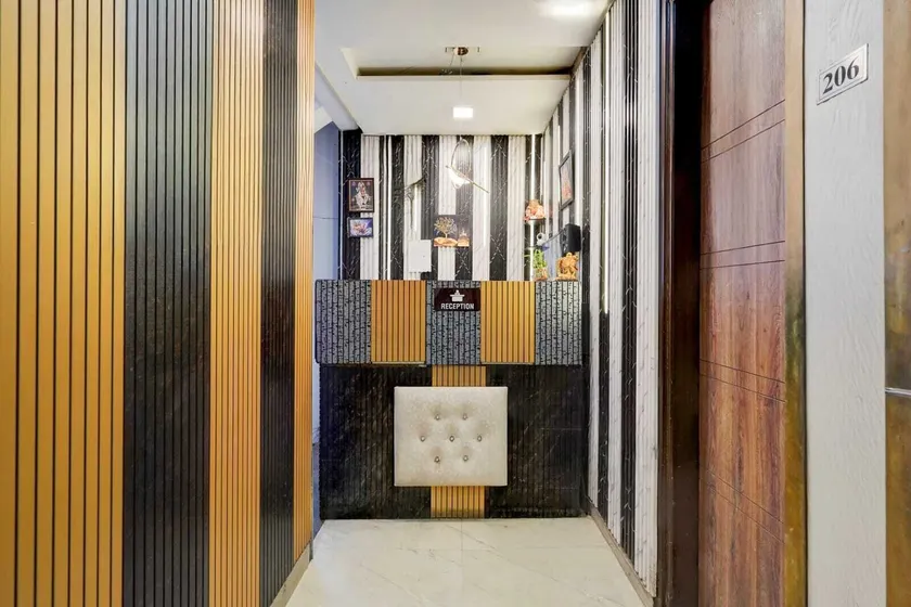 Hotel Season Grand Couple Friendly Pitampura - Check-in e check-out automático