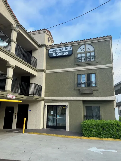  Laguna Inn & Suites - Image 1
