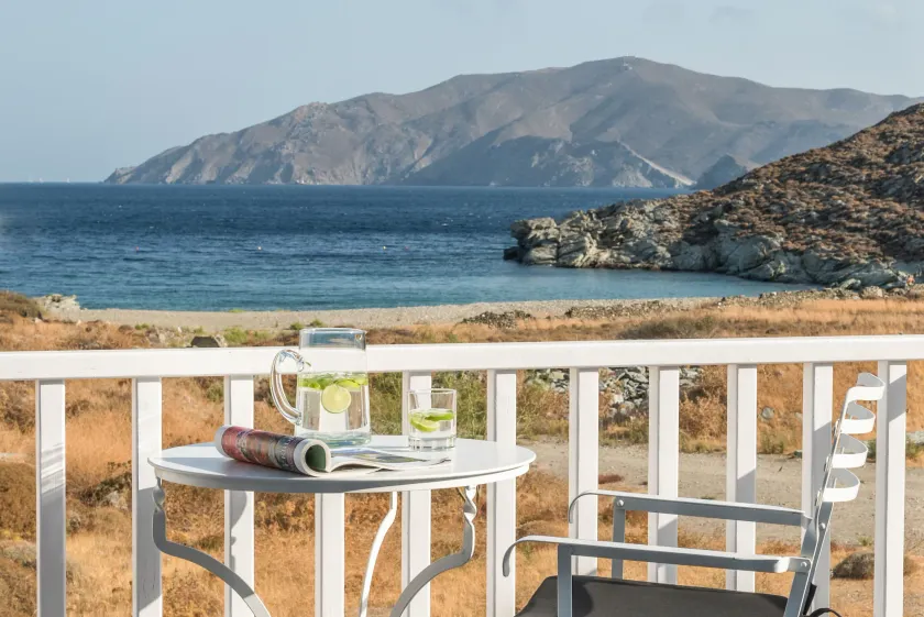 Eneos Kythnos Beach Villas - Image 1
