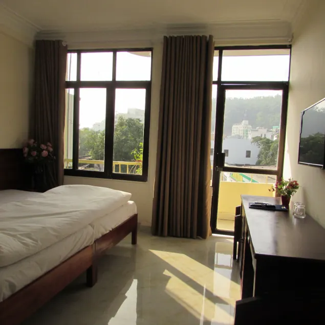 Viet Nhat Halong Hotel - Bai Chay - Image 1