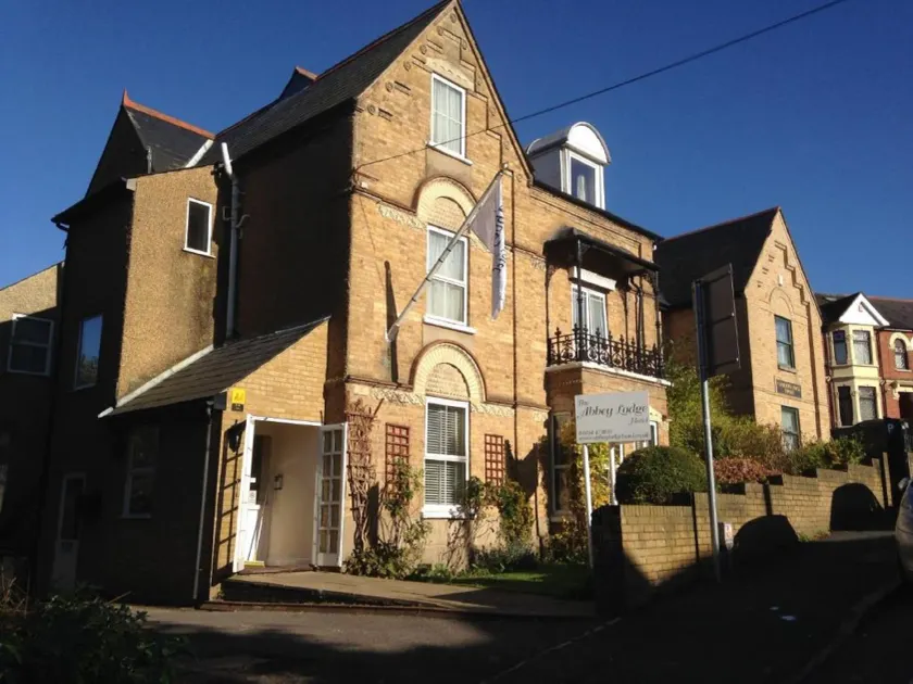 Abbey Lodge Hotel - Image 1