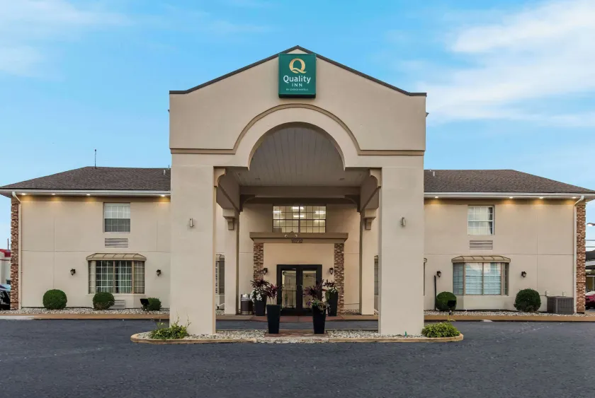 Quality Inn Saint Louis Airport - Image 1