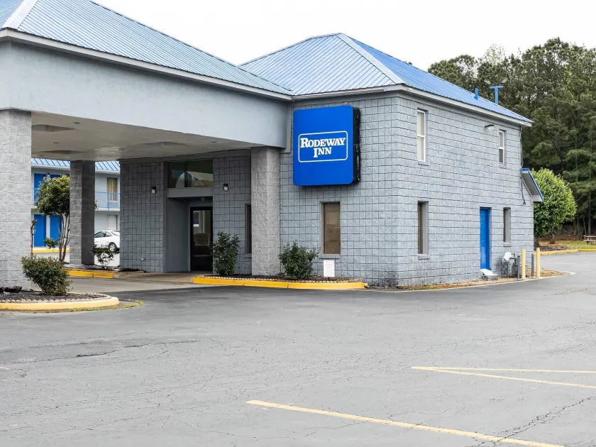 Rodeway Inn & Suites Carrollton - Image 1
