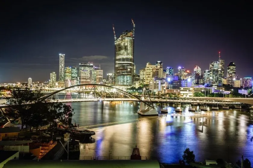 River Plaza Apartments Brisbane Southbank - Image 1