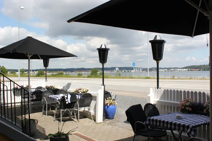Sølyst Kro- Restaurant og Hotel I/S - Image 1