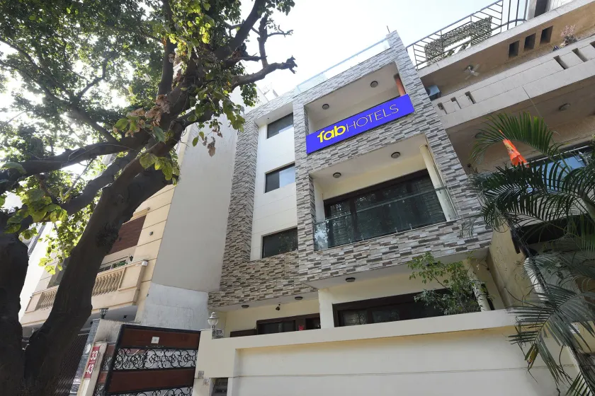 Hotel O Le Regent - Image 1