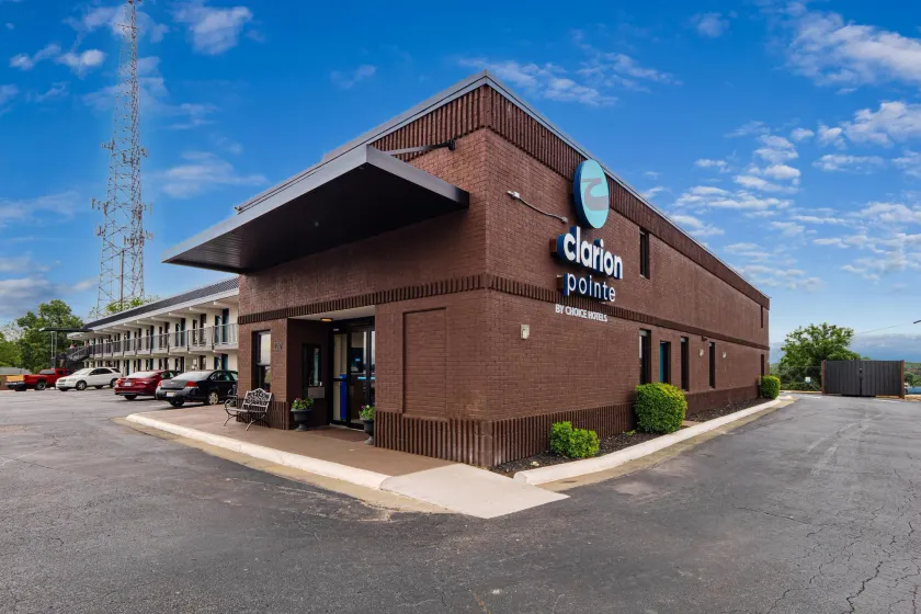 Clarion Pointe Winston – Salem Downtown - Image 1