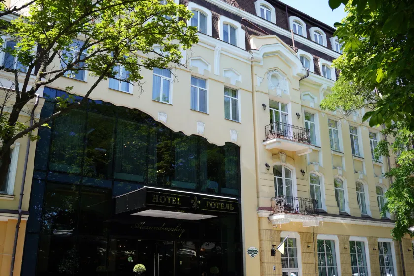 Alexandrovskiy Hotel - Image 1