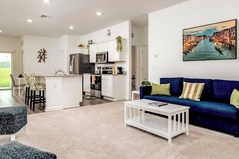 Cozy Comfy Cool 3bed 2ba Brand New Home - Image 1