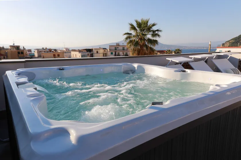 DON GIULIO LUXURY ROOMS jacuzzi - Image 1