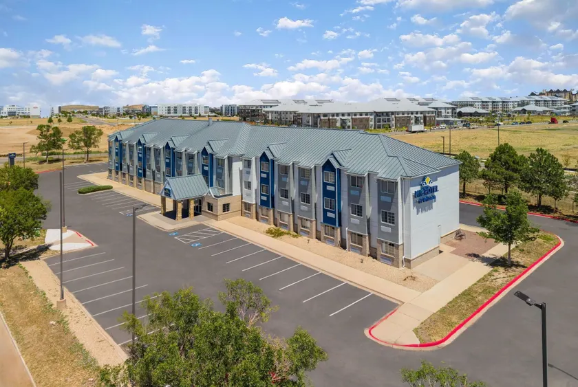 Microtel Inn & Suites by Wyndham Denver Airport - Image 1