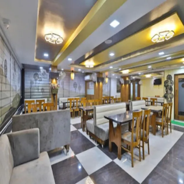 Hotel Krishna Palace - Image 1