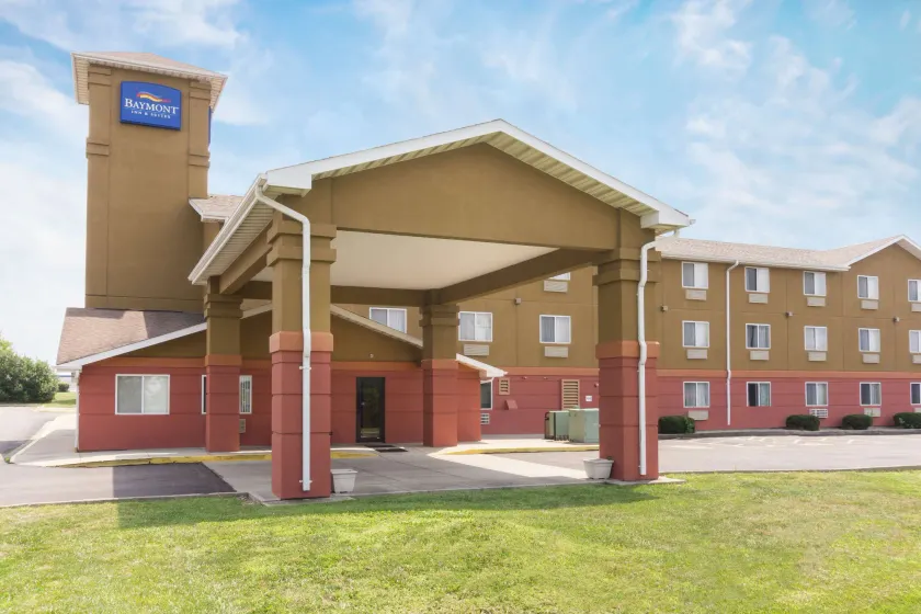Baymont Inn & Suites by Wyndham Huber Heights Dayton Northeast - Image 1