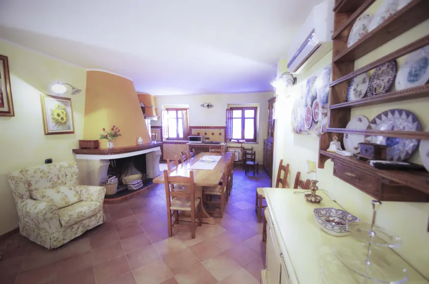-- DeAjala B&B de Charme by Le Dimore del Borgo -- Antica e affascinante dimora nel cuore di Laconi - Colazione dei Centenari - Degustazioni - Natura Storia Spiritualità e tradizioni della Sardegna interna - Ambienti climatizzati - - Image 1