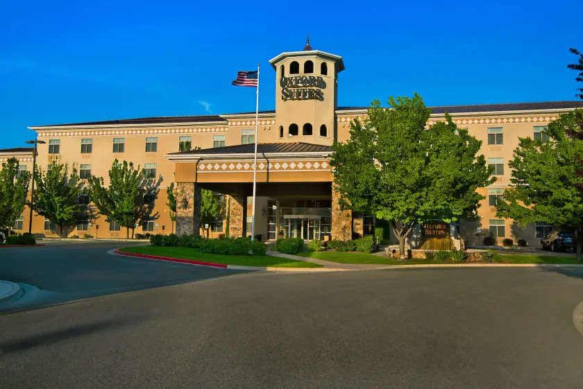 Oxford Suites Boise - Image 1