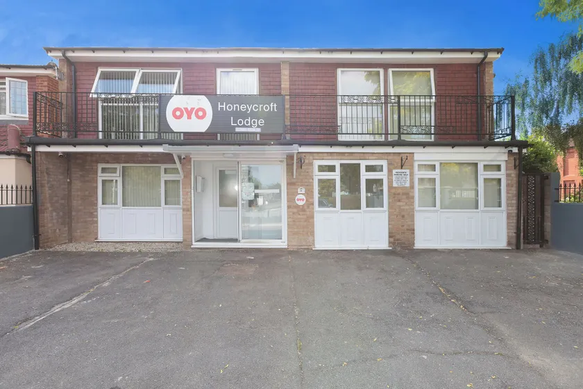 OYO Honeycroft Lodge, Uxbridge - Image 1