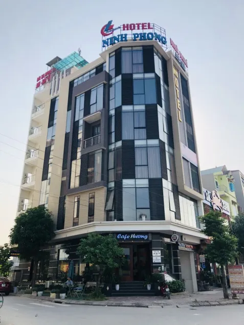 Ninh Phong Hotel - Image 1