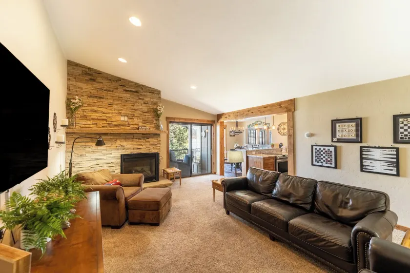 2 Bedrooms - Image 1