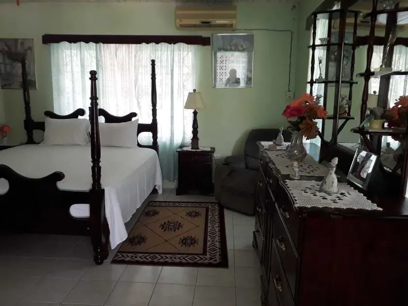 Suzette's Homestay - Image 1