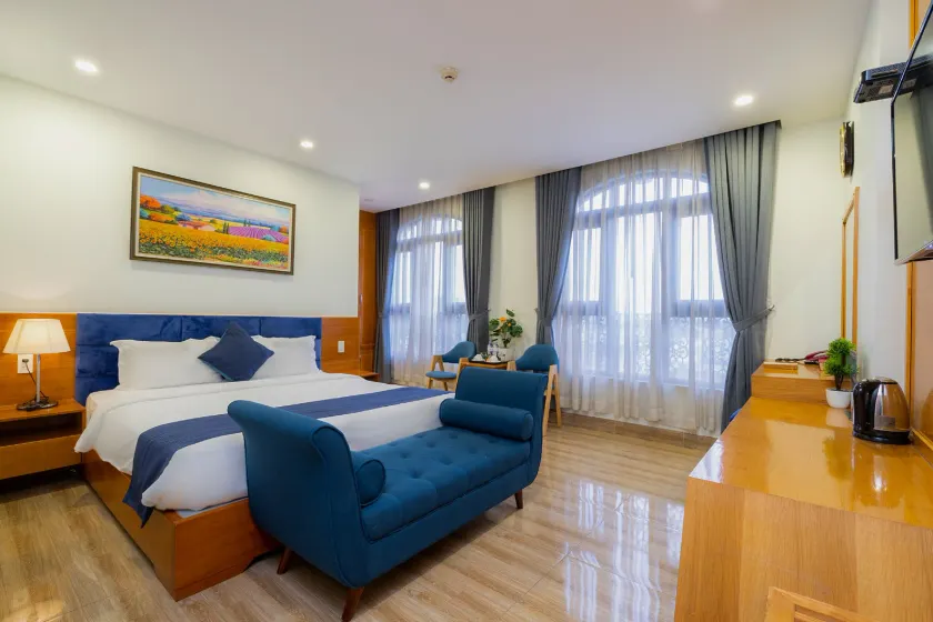 Vivian Airport Hotel Saigon - Image 1