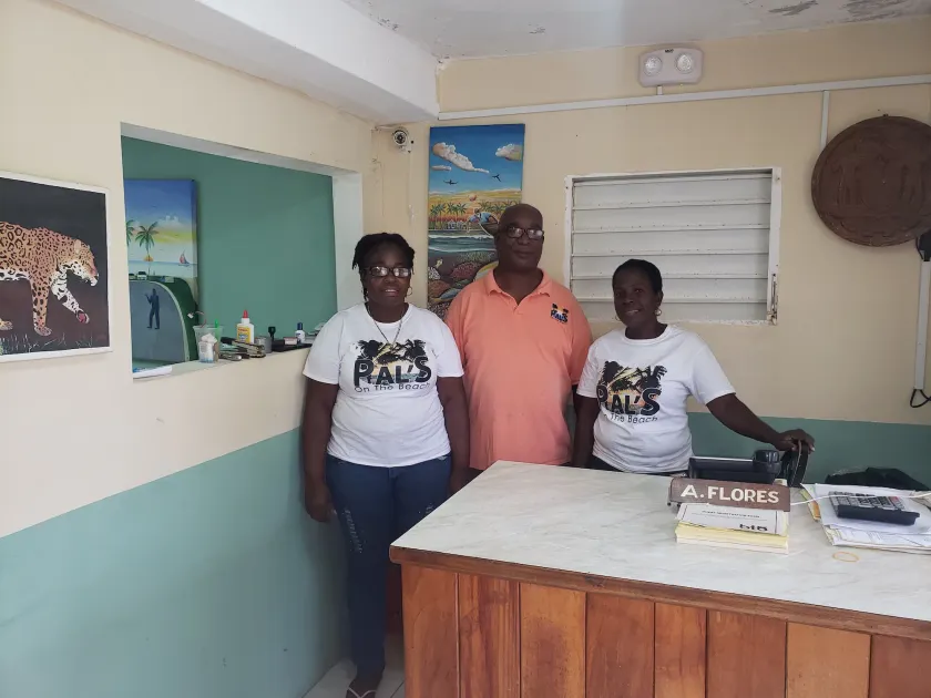 Pal's on the beach - Dangriga, Belize - Reception