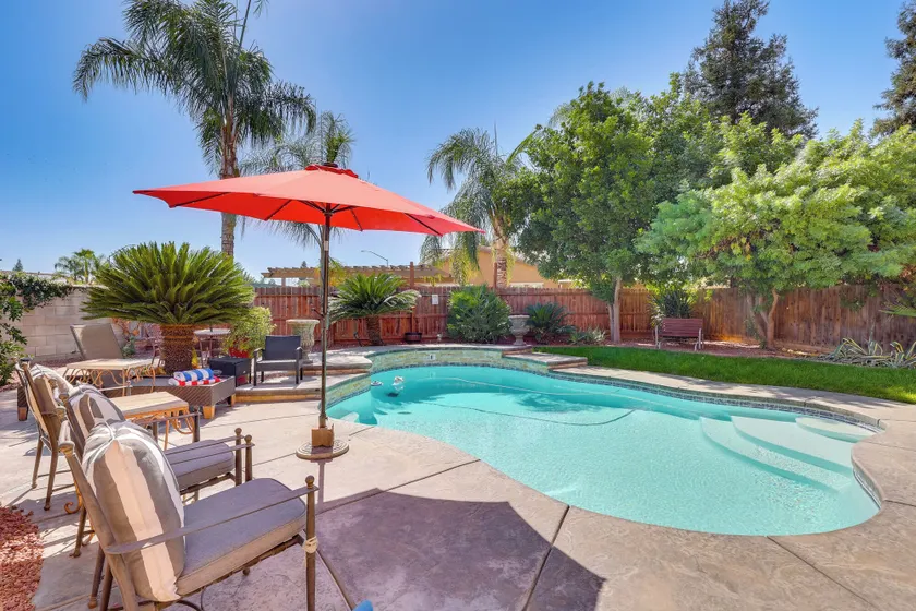 Outdoor Oasis w/ Fire Pit: Pet-friendly Fresno Gem - Image 1