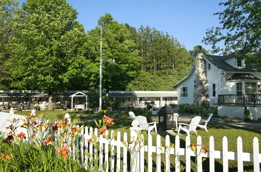 Peninsula Park-View Resort - Image 1