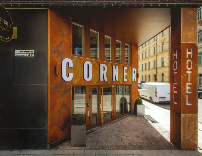 Corner Hotel - Image 1