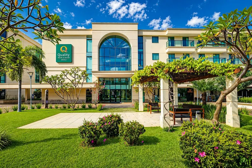 Quality Hotel & Suites Brasília - Image 1