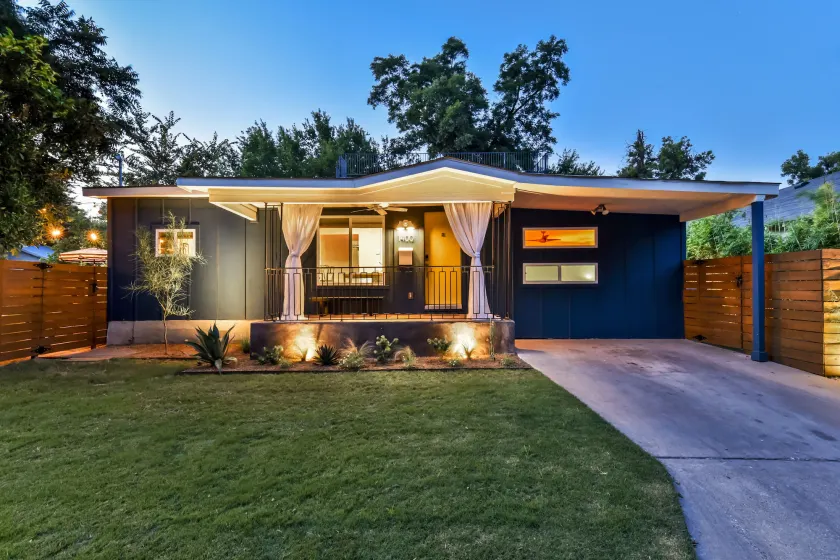 The Eastside Lodge Austin - Image 1