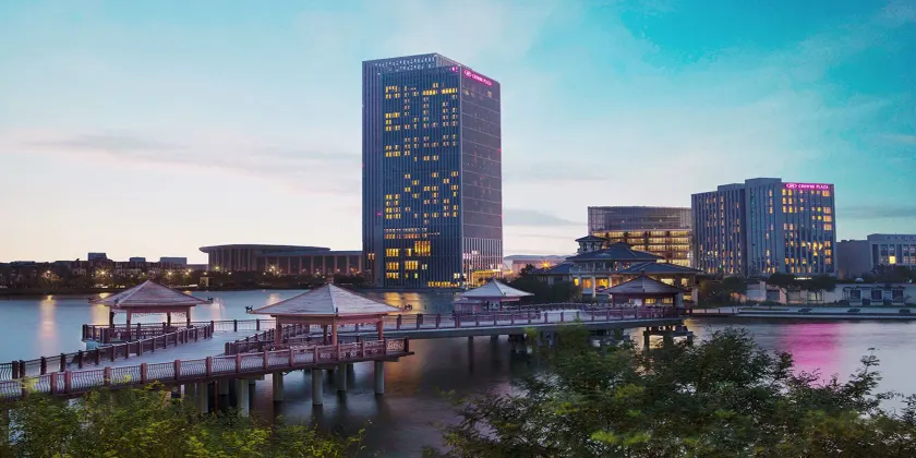 Crowne Plaza Tianjin Meijiangnan by IHG - Image 1