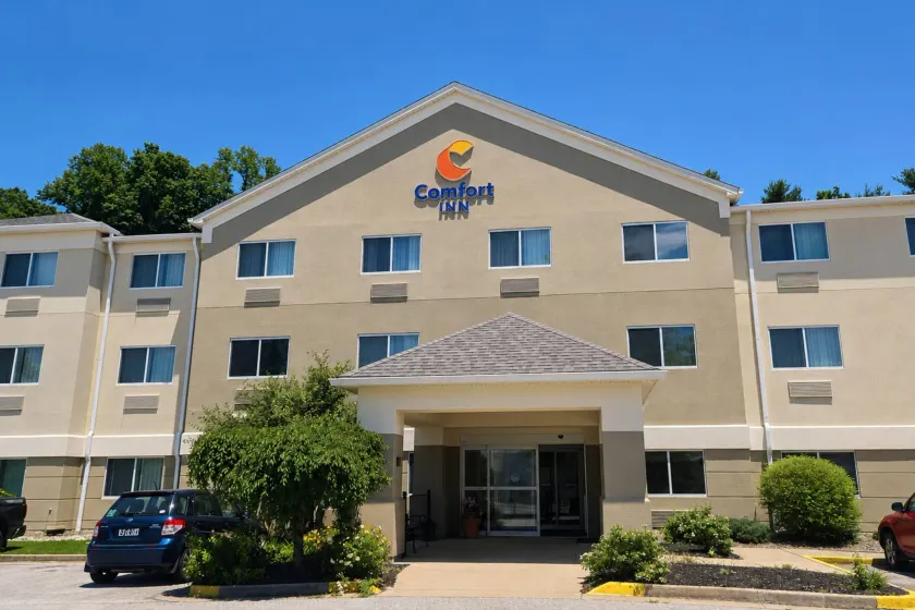 Comfort Inn Barboursville near Huntington Mall area - Image 1