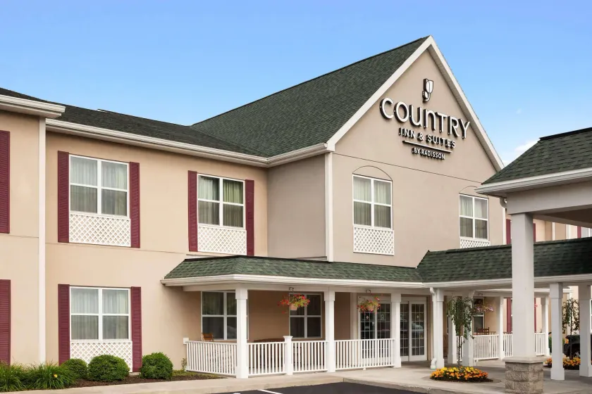 Country Inn & Suites by Radisson, Ithaca, NY - Image 1