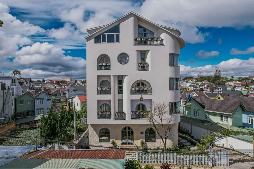 Jodi Dalat Hotel - Image 1