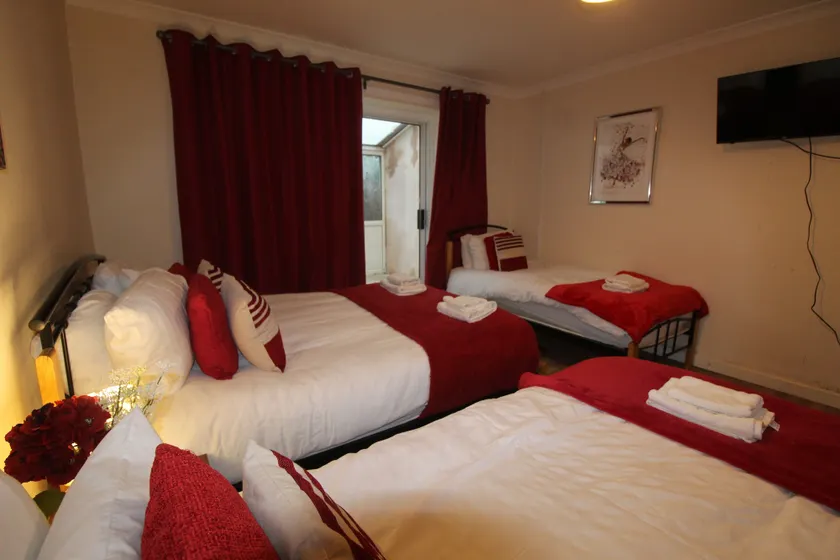 Keswick House Chesterfield - Image 1