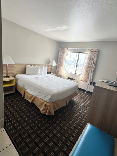 Days Inn by Wyndham Portage Cascade Mountain area - Image 1