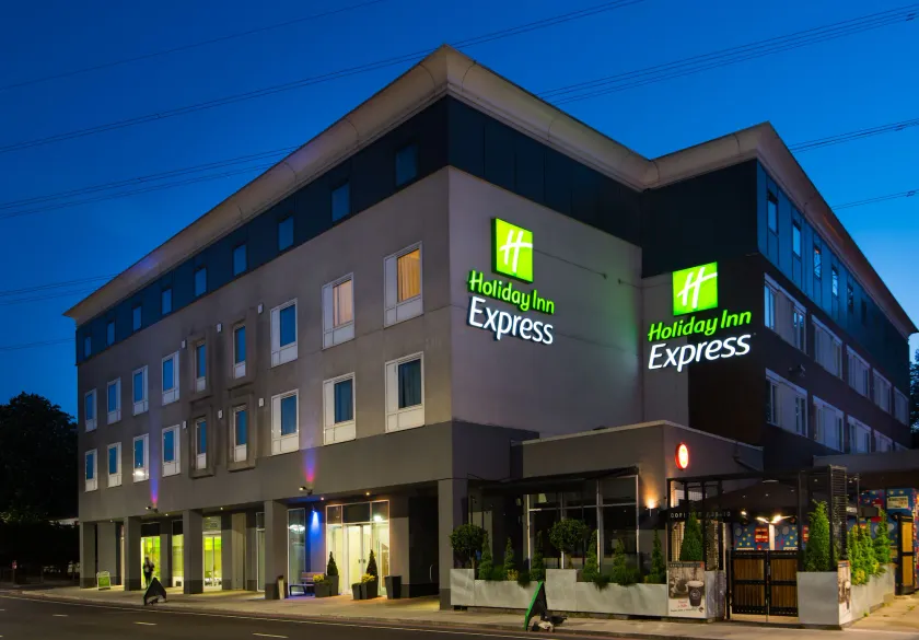 Holiday Inn Express London - Wimbledon South by IHG - Image 1