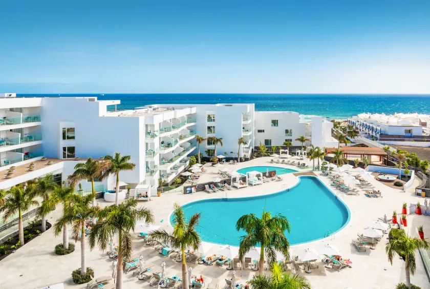 Hotel Lava Beach - Image 1