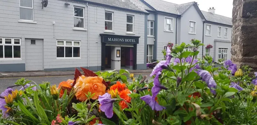 Mahon's Hotel - Image 1