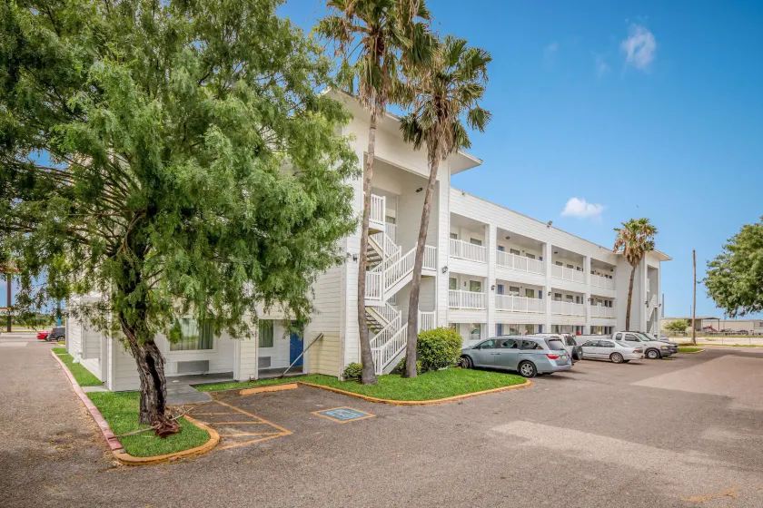 Motel 6 Corpus Christi, TX - North - Image 1