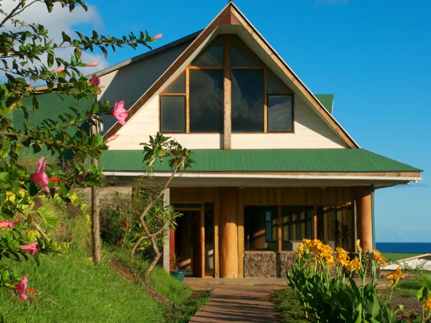 Tupa Hotel - Image 1