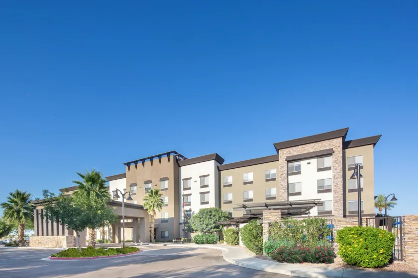 Holiday Inn Express Surprise by IHG - Image 1