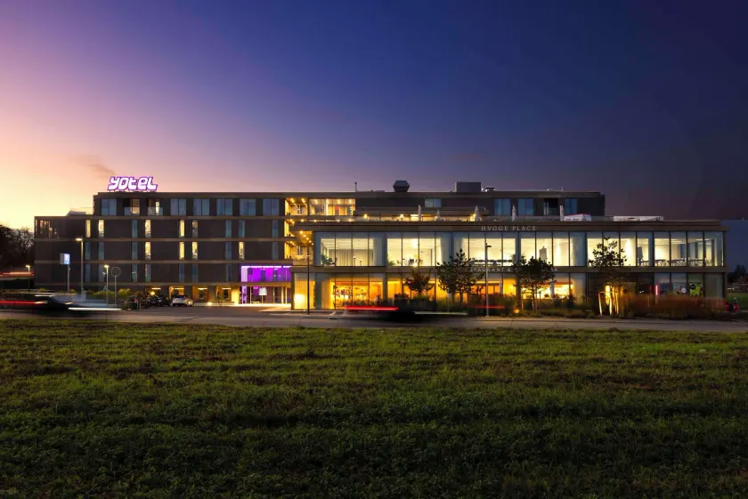 YOTEL Geneva Lake - Image 1