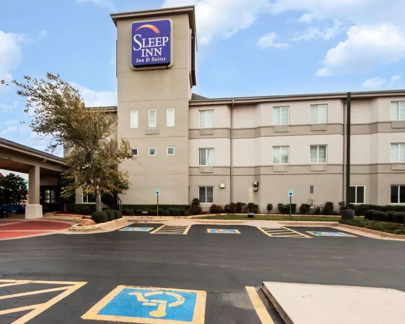 Sleep Inn & Suites Edmond near University - Image 1
