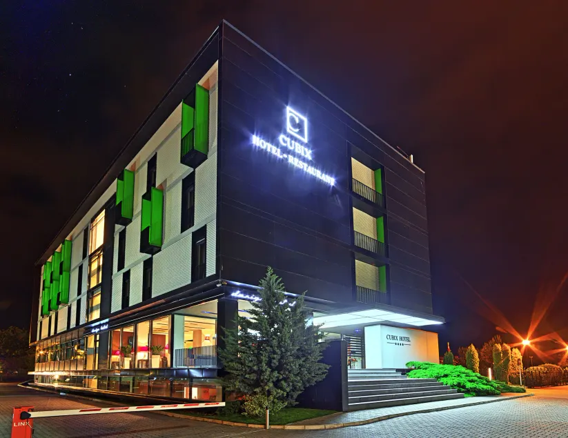 Hotel Cubix - Image 1