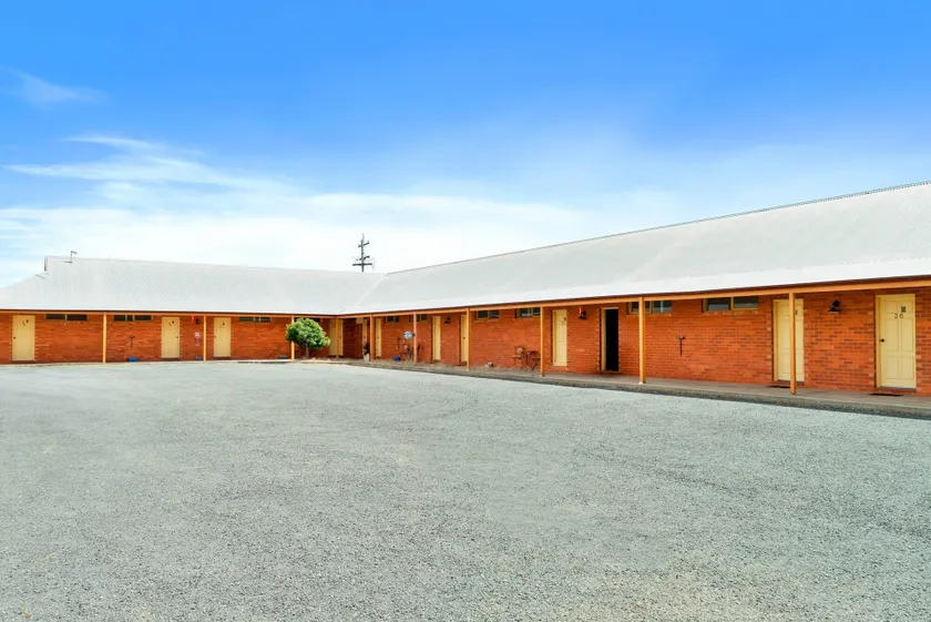 Comfort Inn Bishops Lodge - Image 1