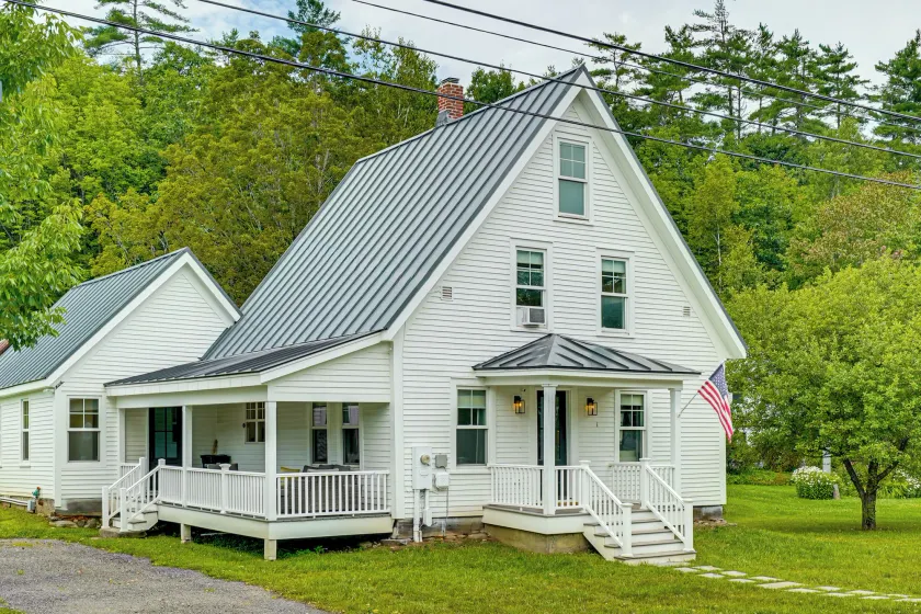 Modern Farmhouse Between Mount Snow & Stratton! - Image 1