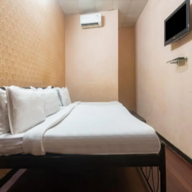 FabHotel Comfort Stay - Image 1