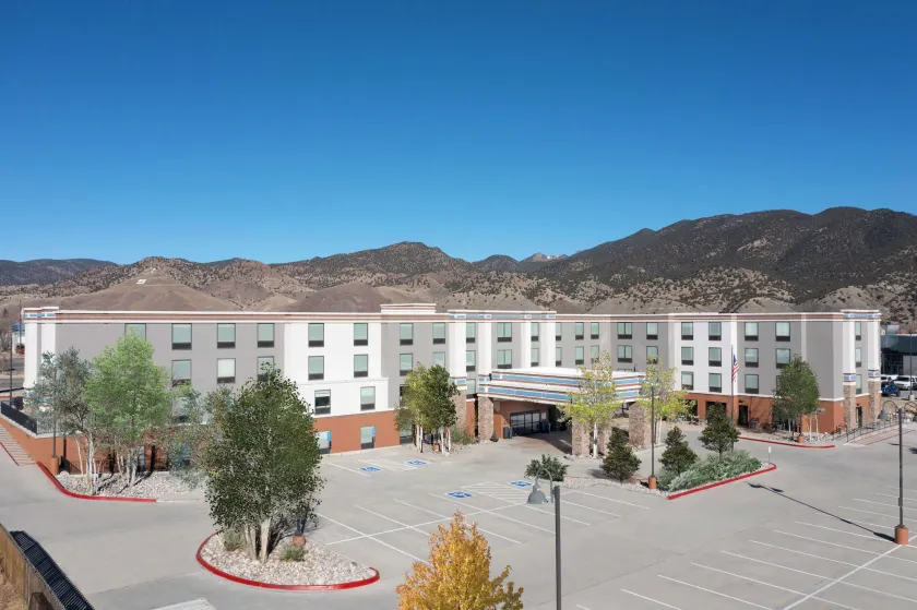 Hampton Inn & Suites Salida - Image 1