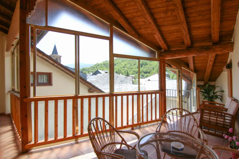 Roch Hotel - Image 1